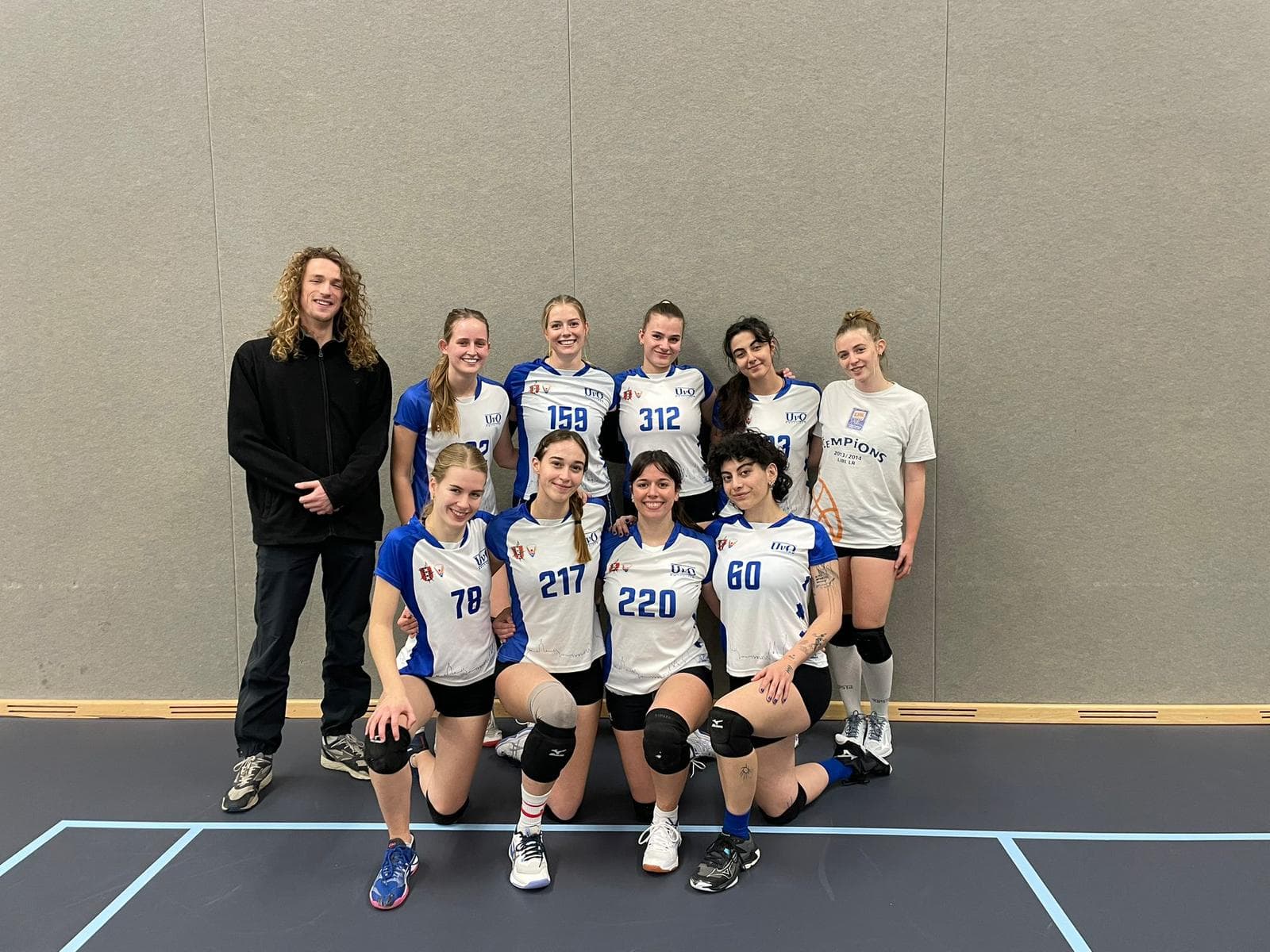 Ladies 5 team photo