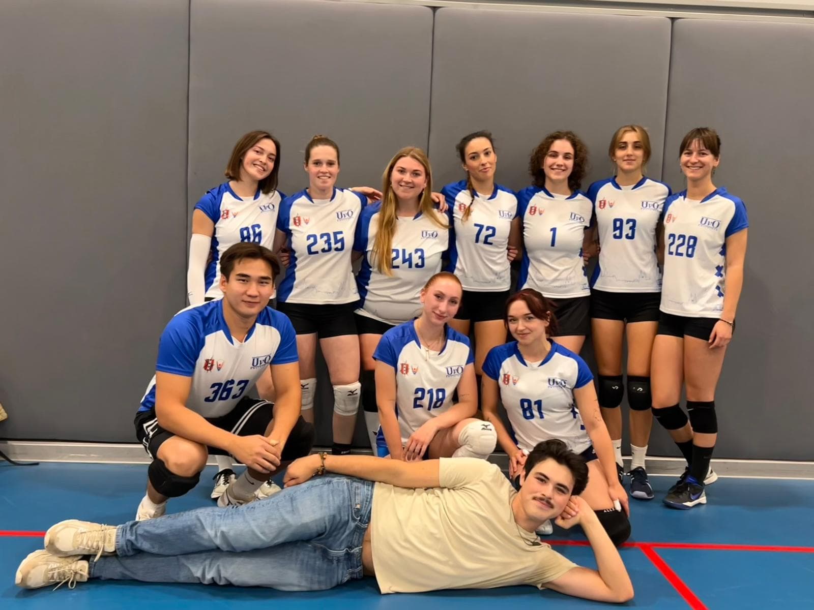 Ladies 6 team photo